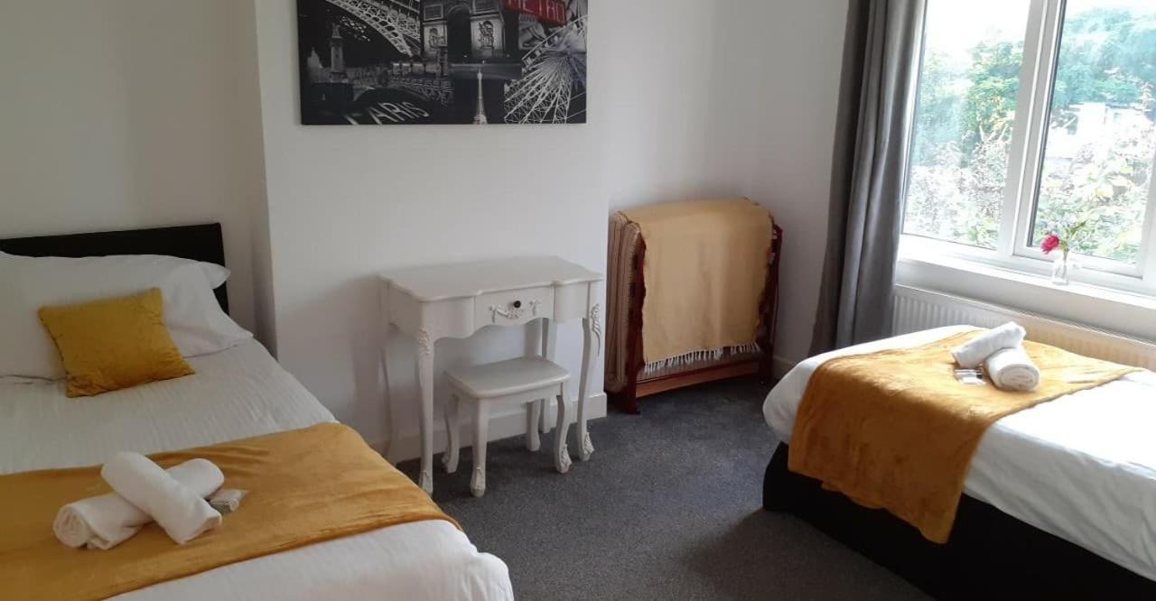 Perry Road, Beautiful Large House Available For Guests And Contractors Parking Wifi Βίλα Νότιγχαμ Εξωτερικό φωτογραφία